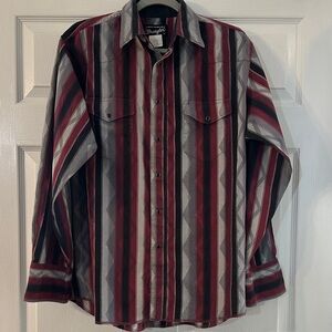Wrangler Men's Vintage Button Down Shirt - Red and Gray